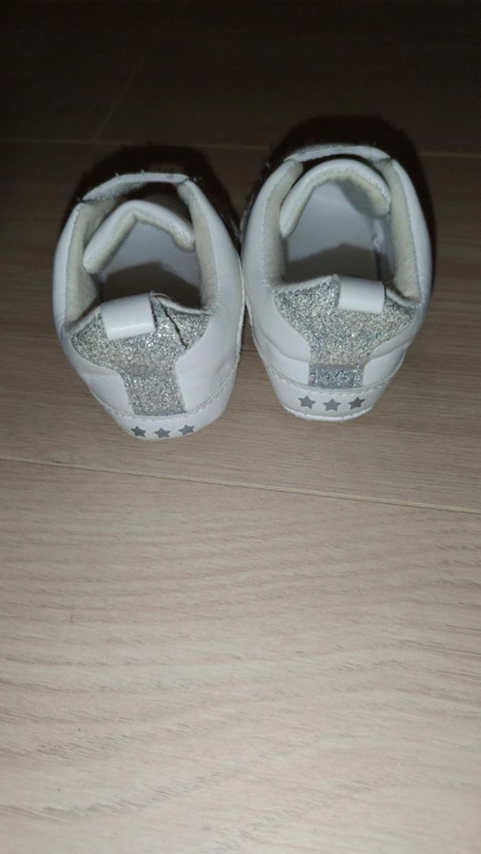 Lot de 5 paires de chaussures bébé . Du 6 mois à la taille 18 - photo numéro 7