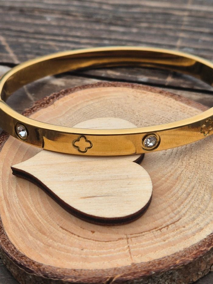 Jolie bracelet jonc en acier