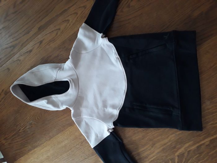 Sweat a capuche noir et rose 7 ans Decathlon