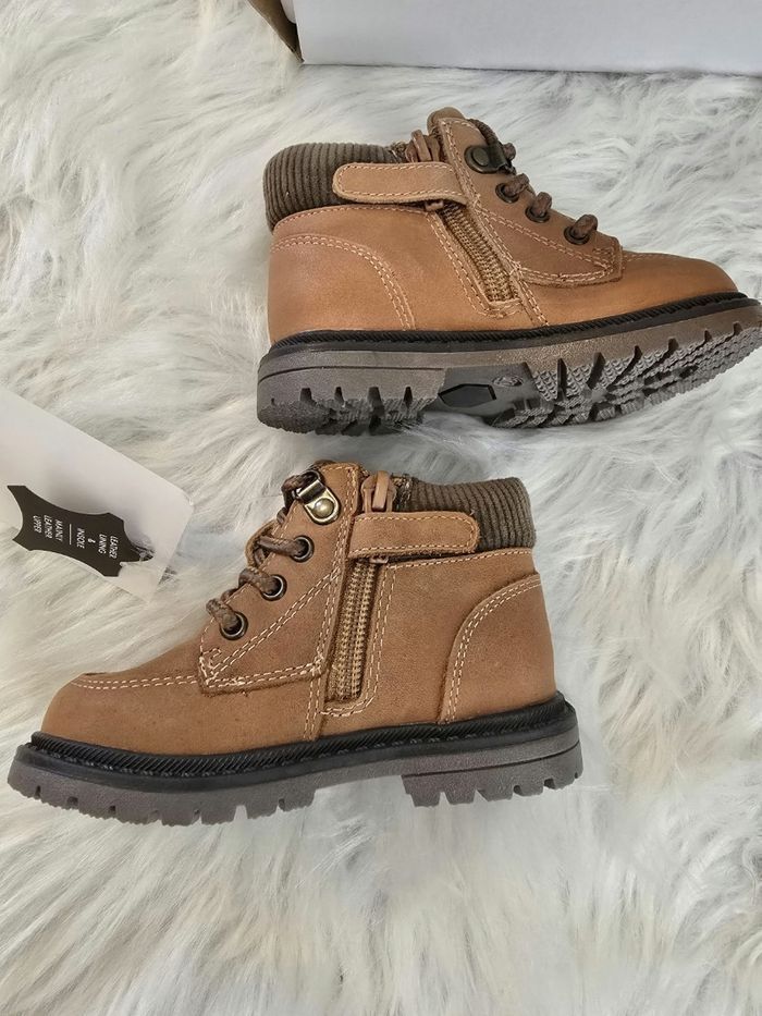 NEUVES (non portées) 🏷😍🤩superbes bottines cuir bébé garçon pointure 21💙💙(ferme) - photo numéro 3