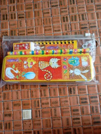 Trousse et fournitures scolaires