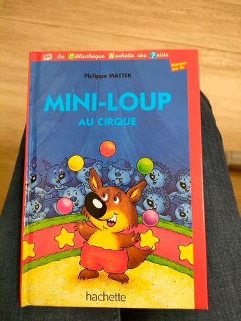 Mini loup au cirque