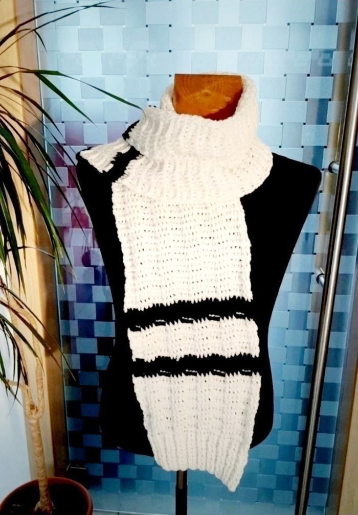 Echarpe blanche et noir