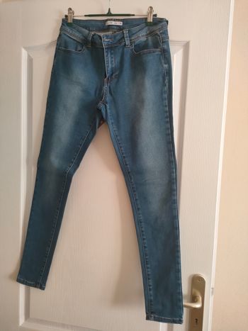 Jeans femme taille 40 en très bon état