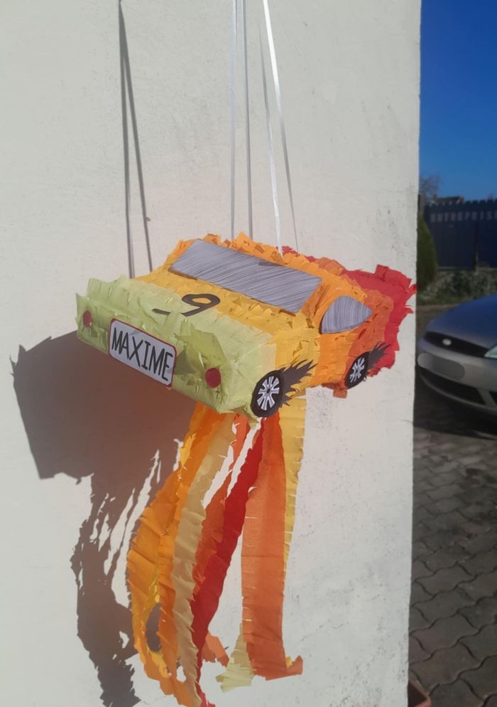Pinata voiture de course Personnalisé