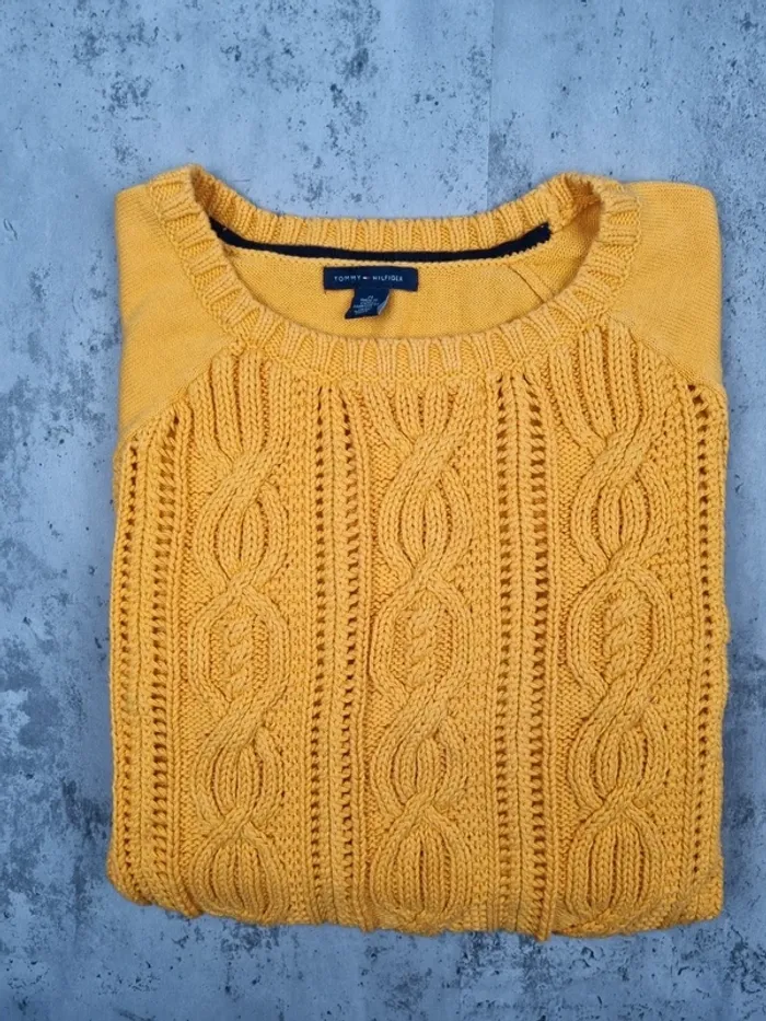 Pull court tressé col rond jaune Tommy Hilfiger – Taille M Femme (mesures en photos) - photo numéro 2