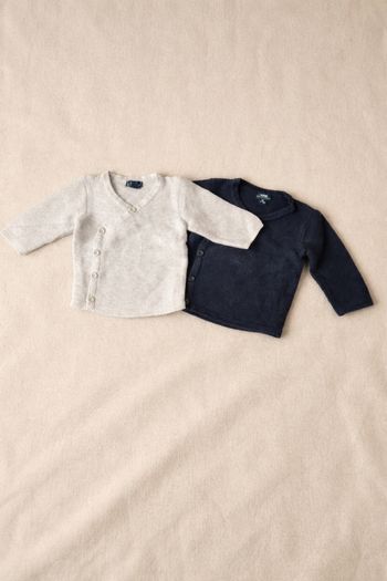 Lot 2 gilets bébé Kiabi gris 0 mois & marine 1 mois très bon état