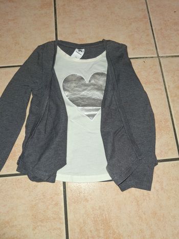 Tee-shirt manche longue et gilet 