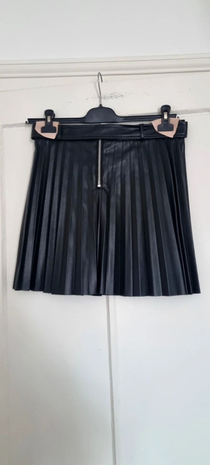 Jupe courte plissée similicuir noire naf naf 38 neuve - photo numéro 2