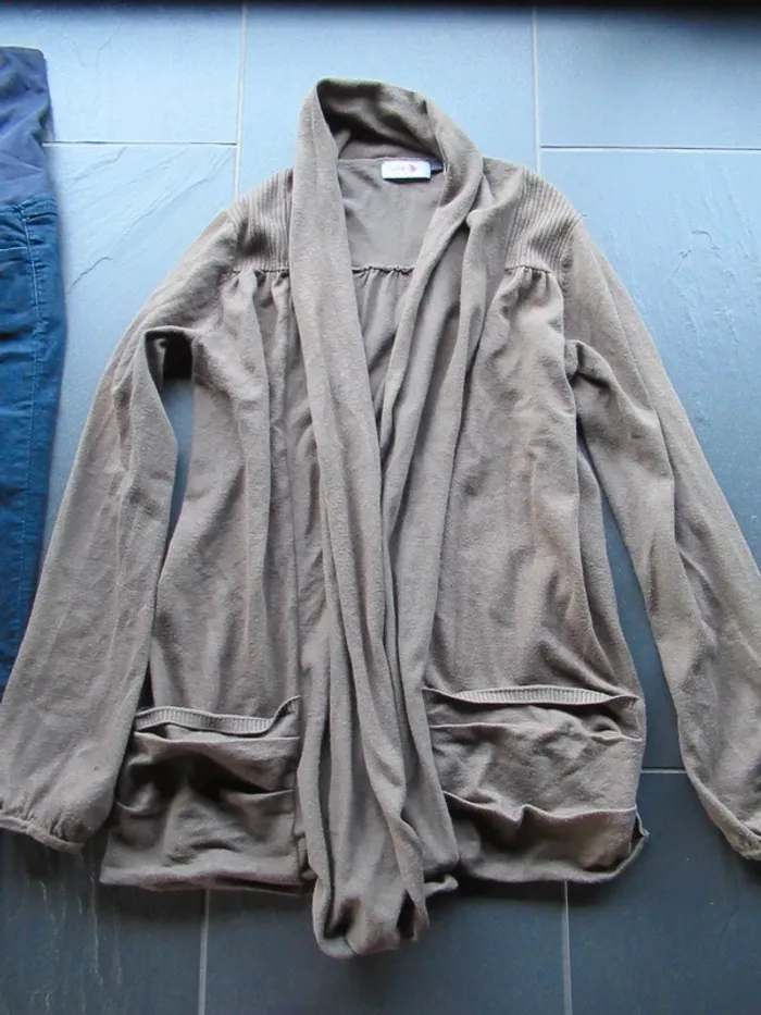 Lot 8 vêtements grossesse / maternité 38 / 40 / M + don de vêtements - photo numéro 3