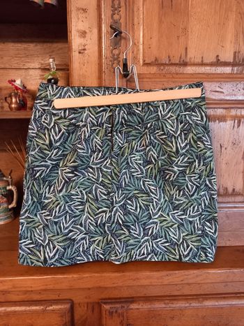 Jupe longueur 44 cm.