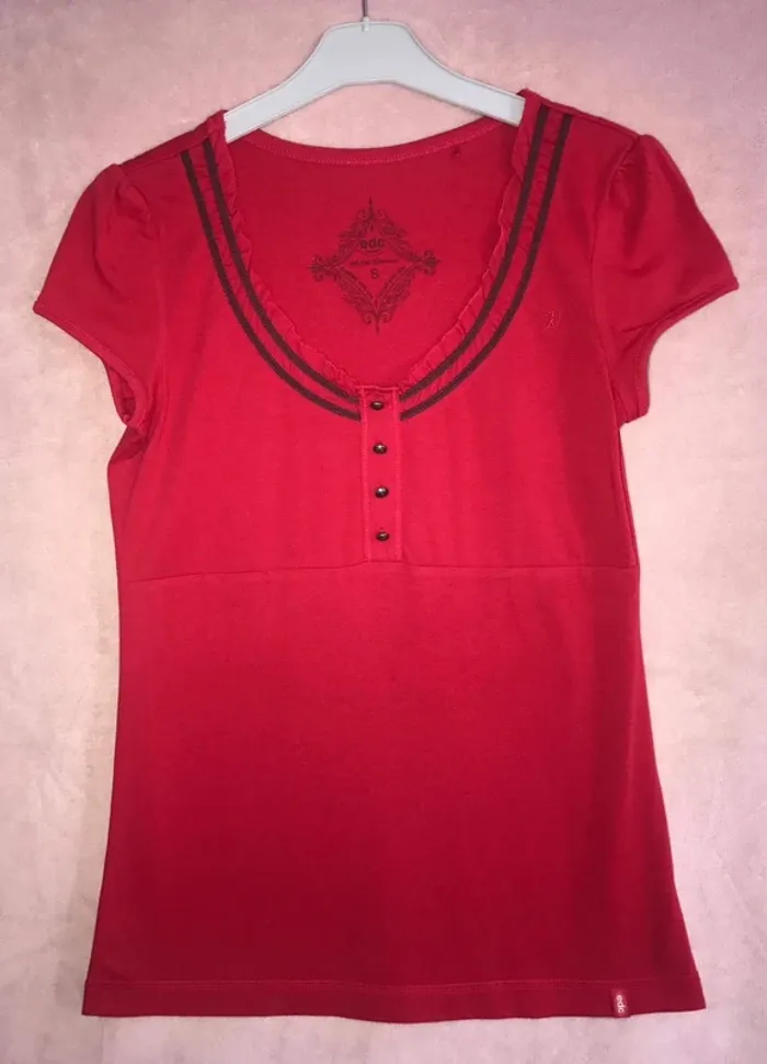 Tee-shirt rouge EDC - T36 👚