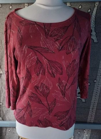 Pull bordeaux à motifs taille M