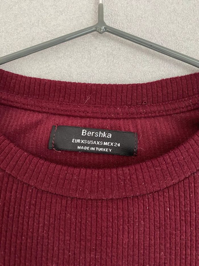 T-shirt bordeau avec perles Bershka XS - photo numéro 3