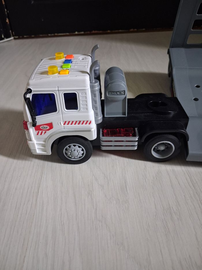 Camion interactif avec sa remorque - photo numéro 5