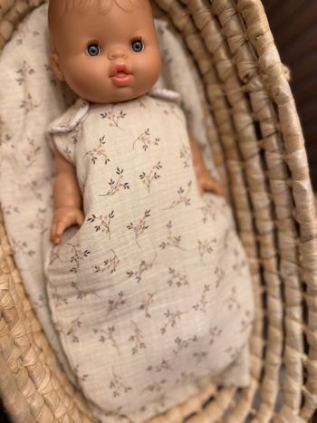 Gigoteuse pour poupée minikane Paola reina 