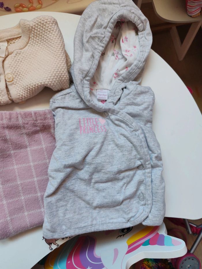 Lot bébé fille 6 mois hiver - photo numéro 3