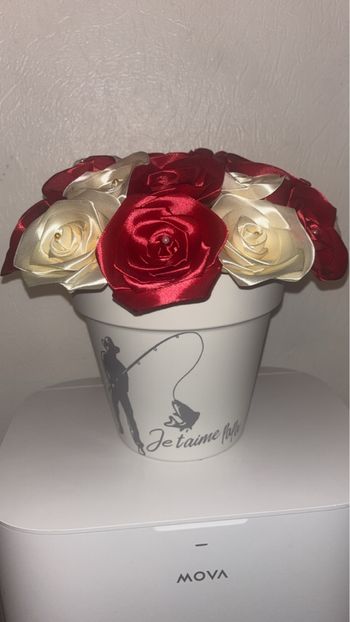  de roses en satin 