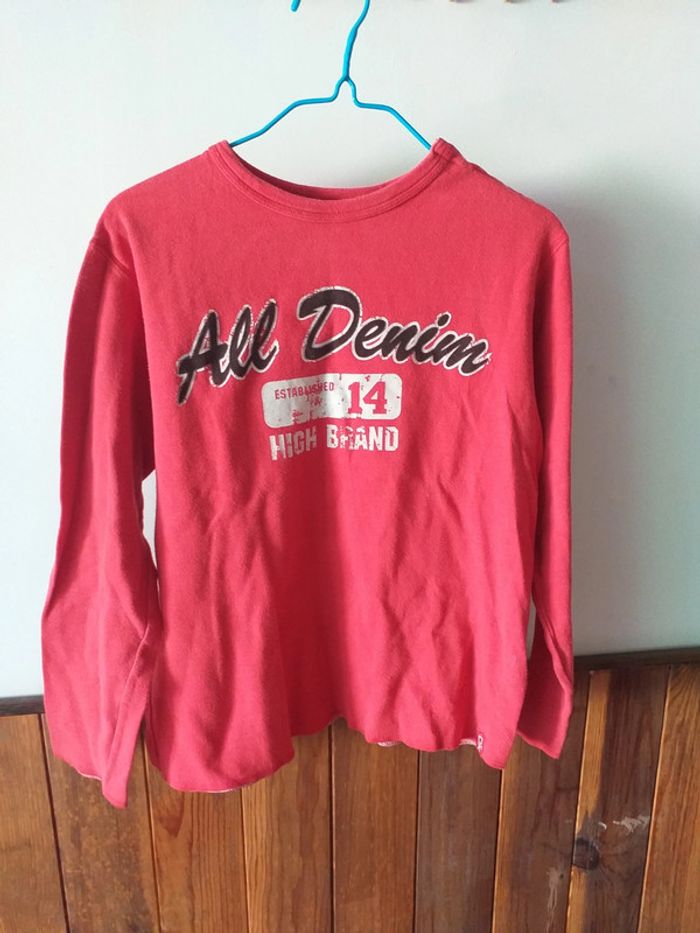 Haut de pyjama rouge