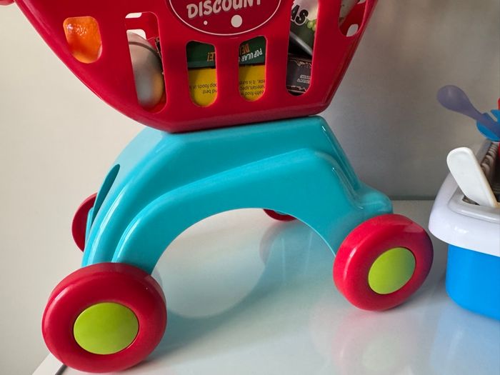 🍽️lot dînette enfant - évier + vaisselle - caddie + courses - très bon état - photo numéro 3