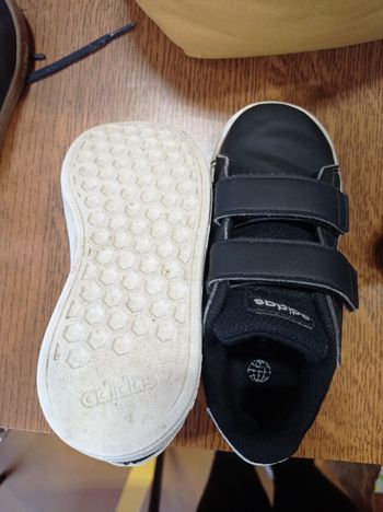 Baskets adidas noir T24