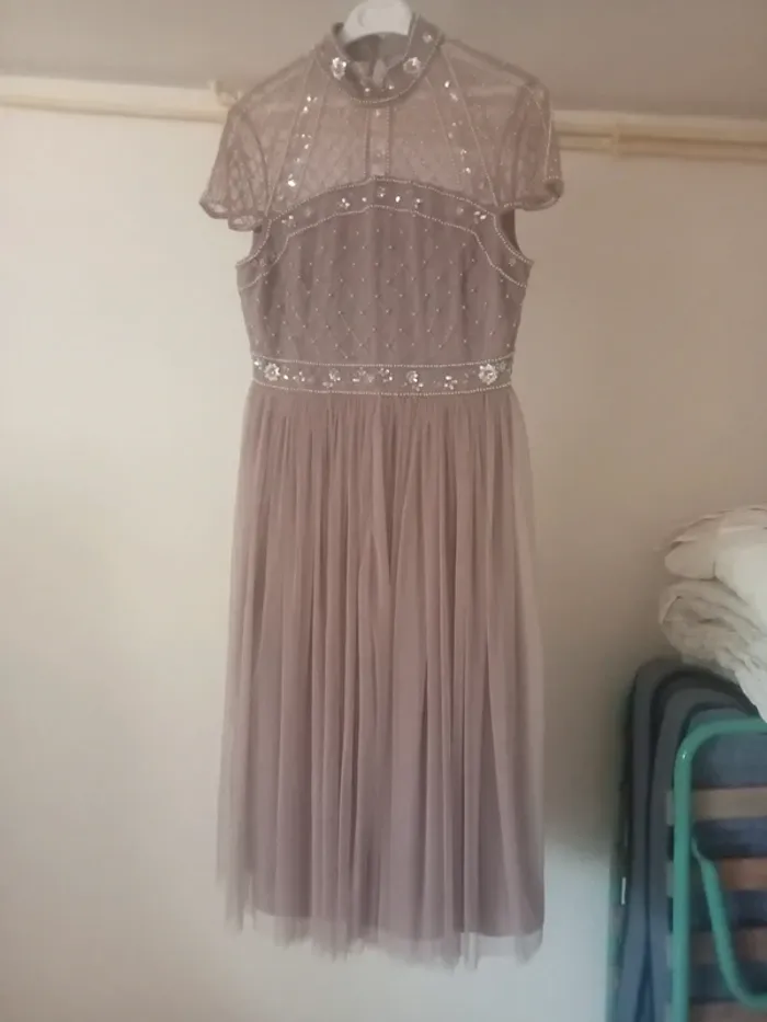 Robe broderie perlée avec paillettes - photo numéro 7