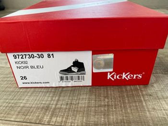 Baskets Kickers neuves pointure 26