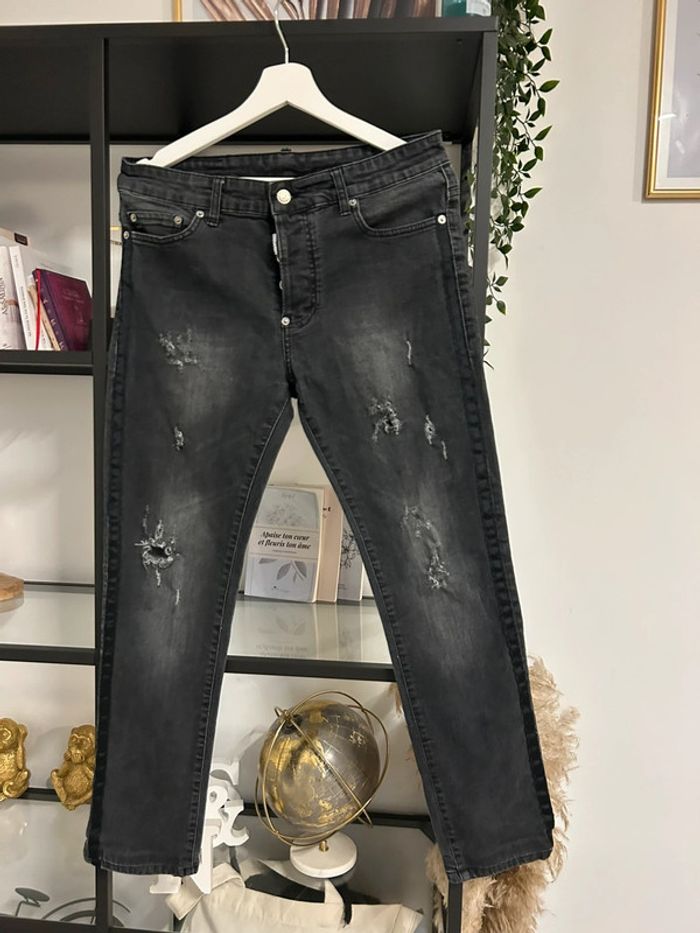 Jeans troué noir 48