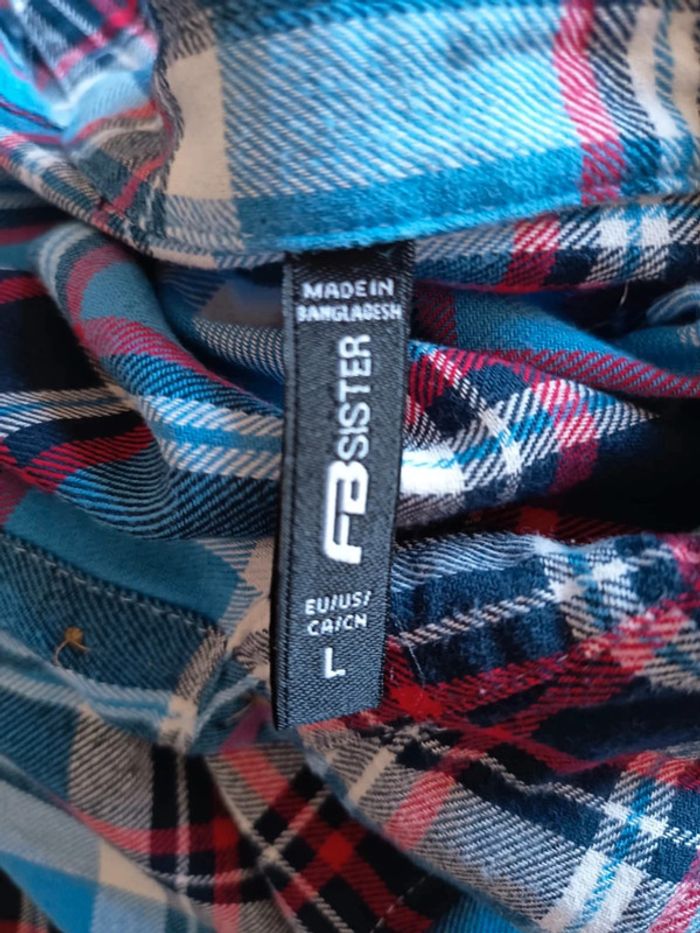 Chemise courte. Très très large. Marque FB Sister (A44) - photo numéro 3