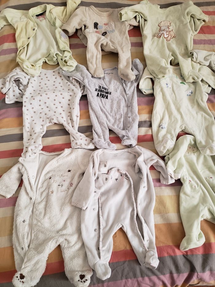 Lot de pyjamas naissance + veste en laine et brassière - photo numéro 2
