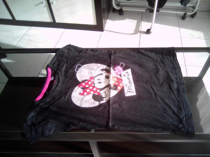 Tee shirt manches courtes. DISNEY. 12 ans