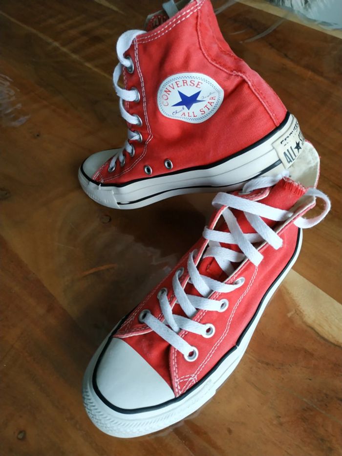 Baskets montantes rouges Converse t. 37
