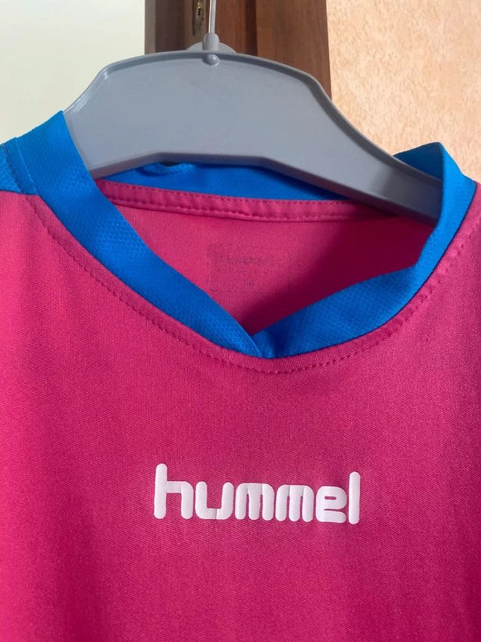 TEE shirt de sport marque Hummel très bon etat taille 38 - photo numéro 2