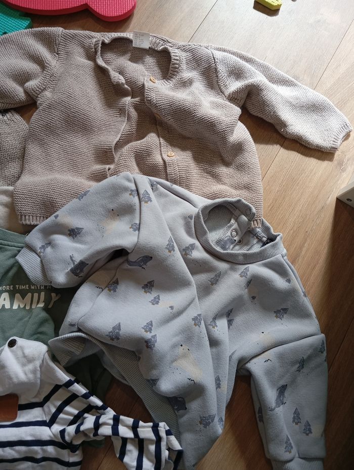 Lot vêtements garçon 9 mois - photo numéro 4