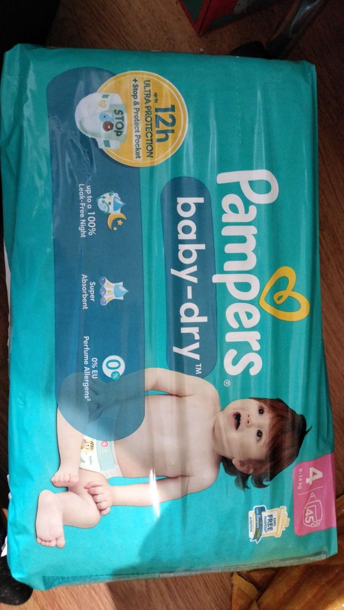 Paquet de couches Pampers baby dry