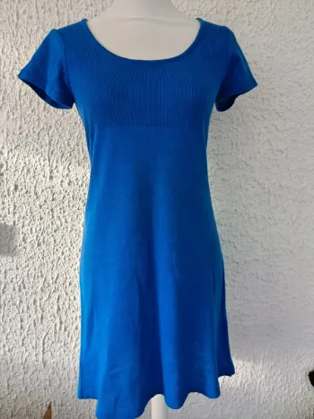 Petite robe en maille bleue taille 36