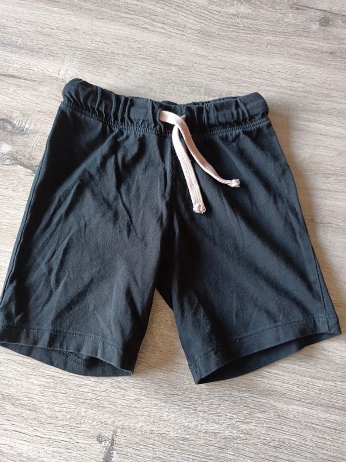 47. Short (3ans) - photo numéro 1