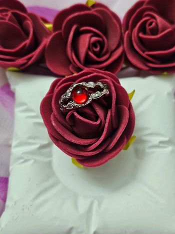 Bague avec pierres topaz rouge, acier inoxydable