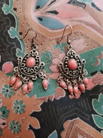 boucles d'oreilles en émail rouge sur métal argenté vintage années 80.