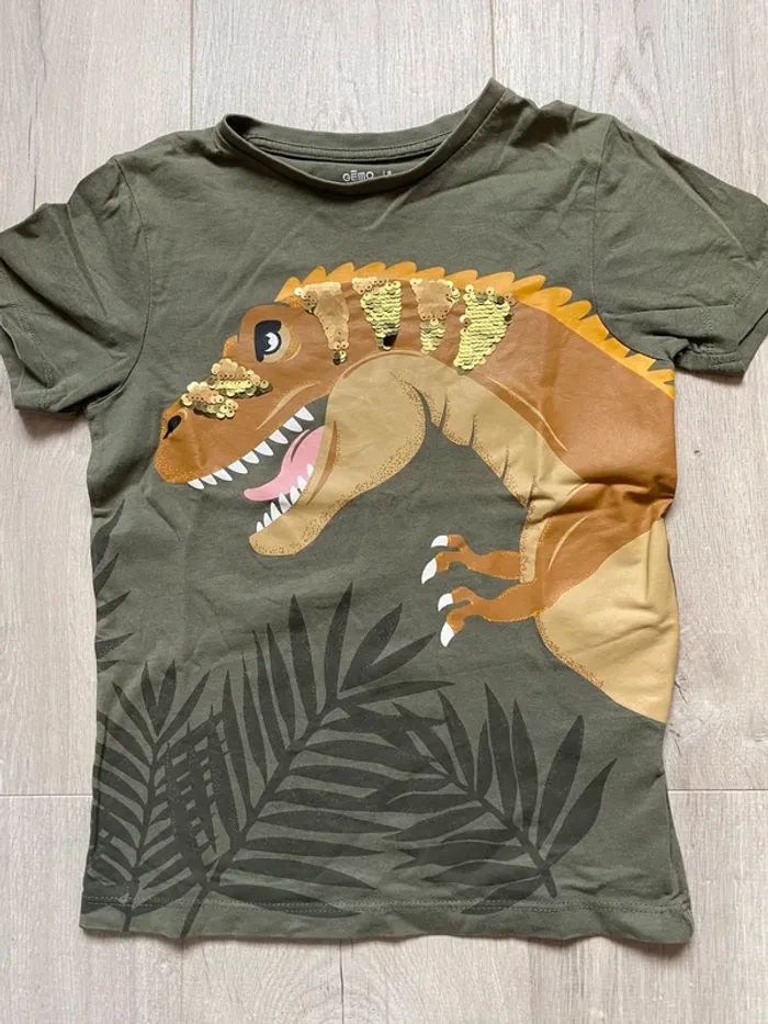 TEE shirt sequins dinosaure