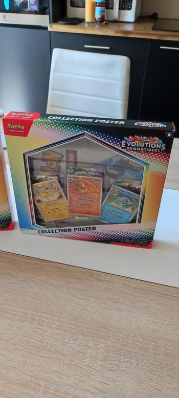 Pokemon - coffret poster ev08.5 évolution prismatique