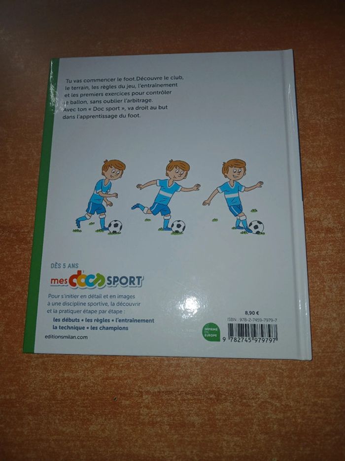 Mes docs sport j'apprends le football - photo numéro 2