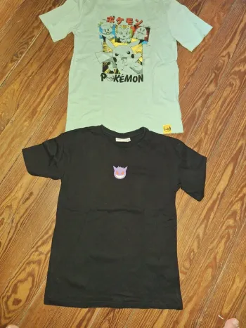 Lot de 2 tee shirt  pokemon