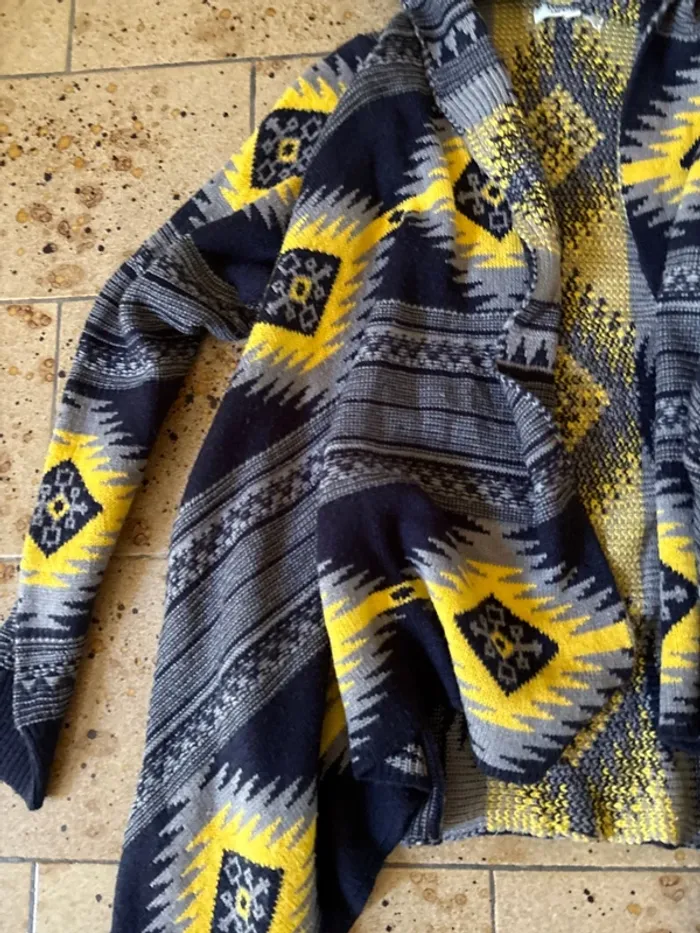 Gilet a pans long motif astek - photo numéro 2