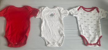 Lot de bodies 12 mois