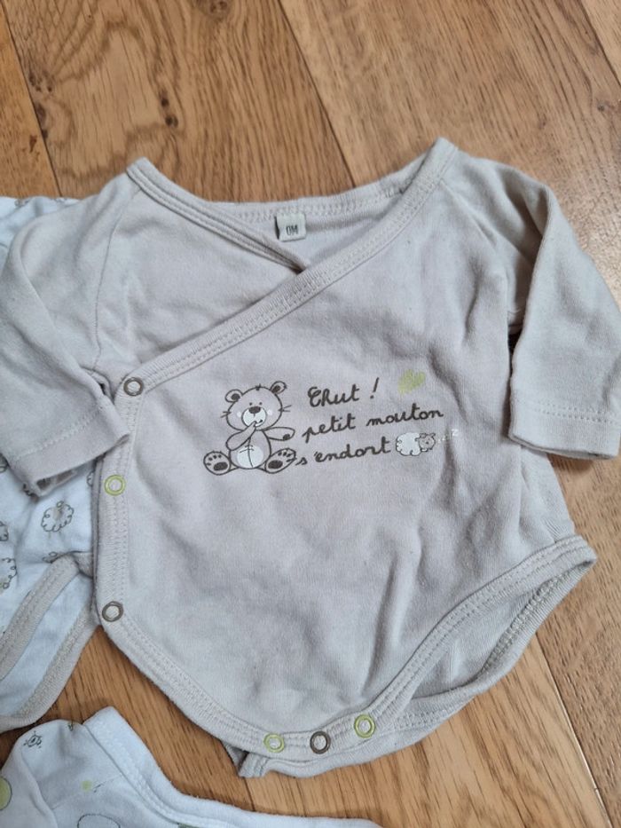 Lot de 6 bodies taille 0mois - photo numéro 7