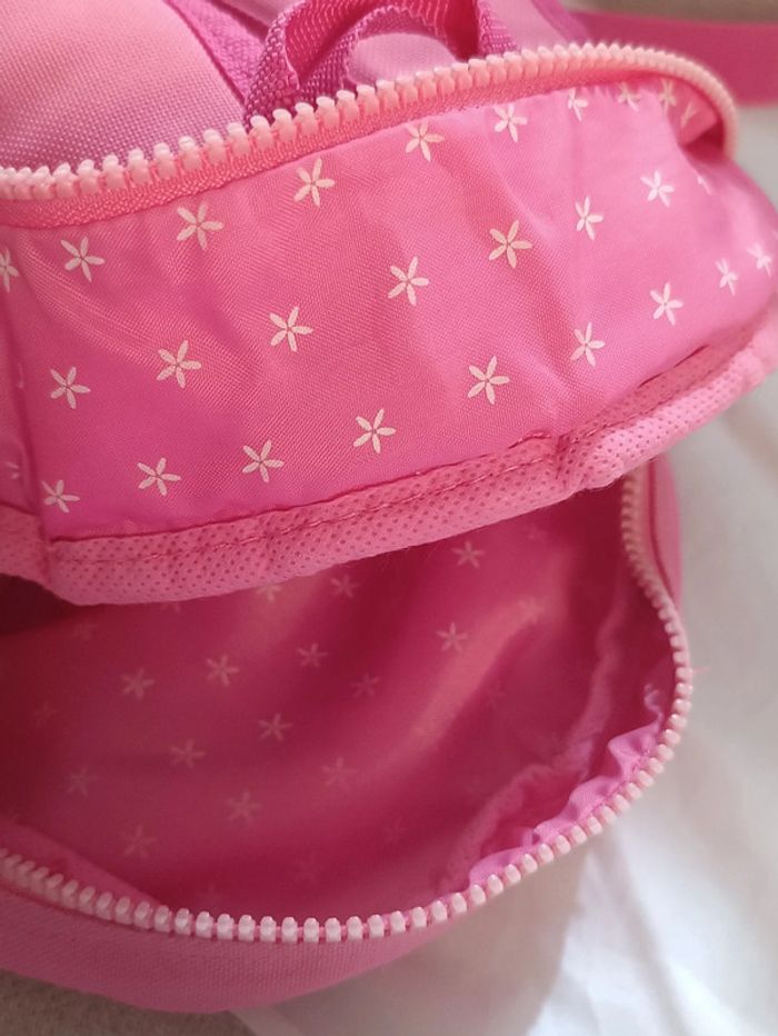 Petit sac rose Hello Kitty, avec 2 poches sur le devant - photo numéro 2