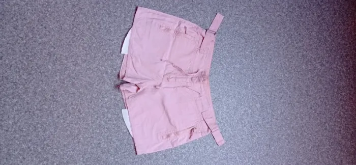 Short rose femme taille 38
Très bon état - photo numéro 2