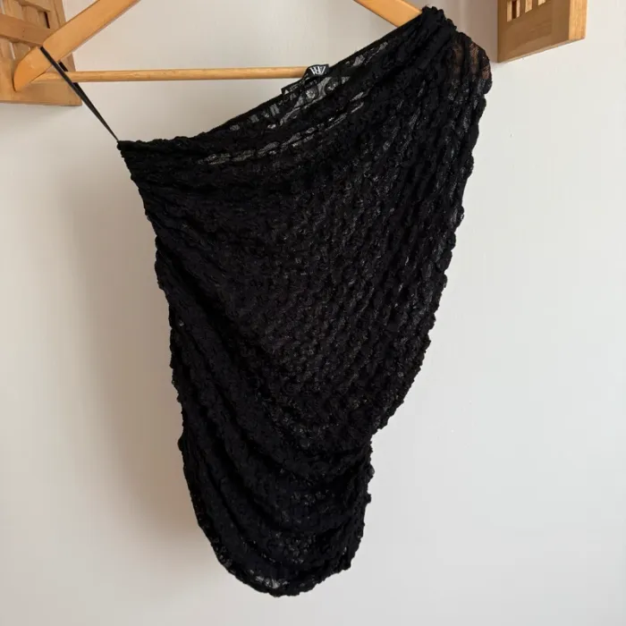 Top asymétrique noir  Zara - photo numéro 5