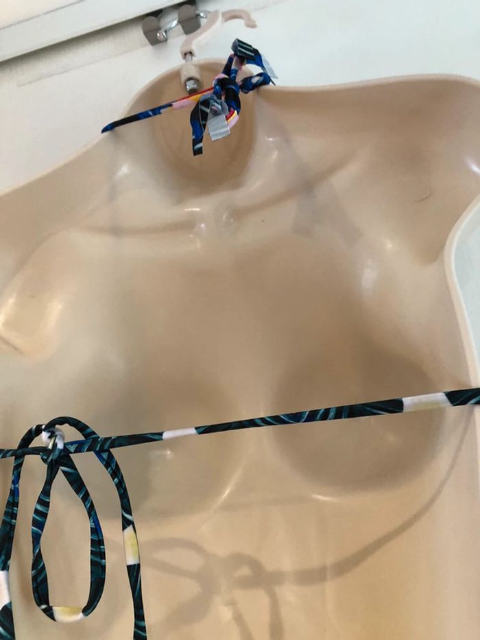 Maillot de bain taille 36 noir et multicolore broderie 2 pièces - photo numéro 11